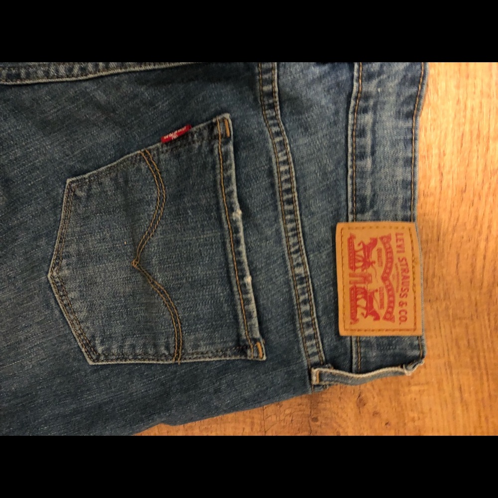 Levi’s - Picture 3 of 3